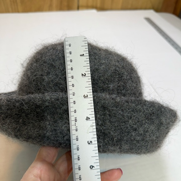 Magpie Designs Christine White Felted Wool Hat Gray Cloche Bucket Brimmed Winter - Picture 8 of 9